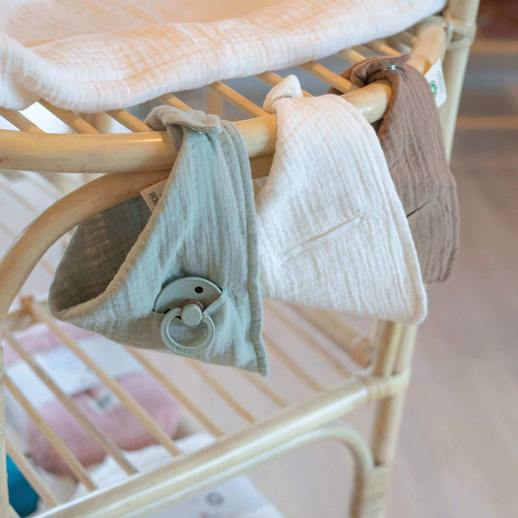 BIBS Bandana Bib - Ivory - Mamakido